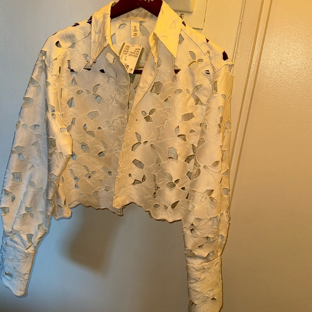 H&M white blouse ( Brand New)